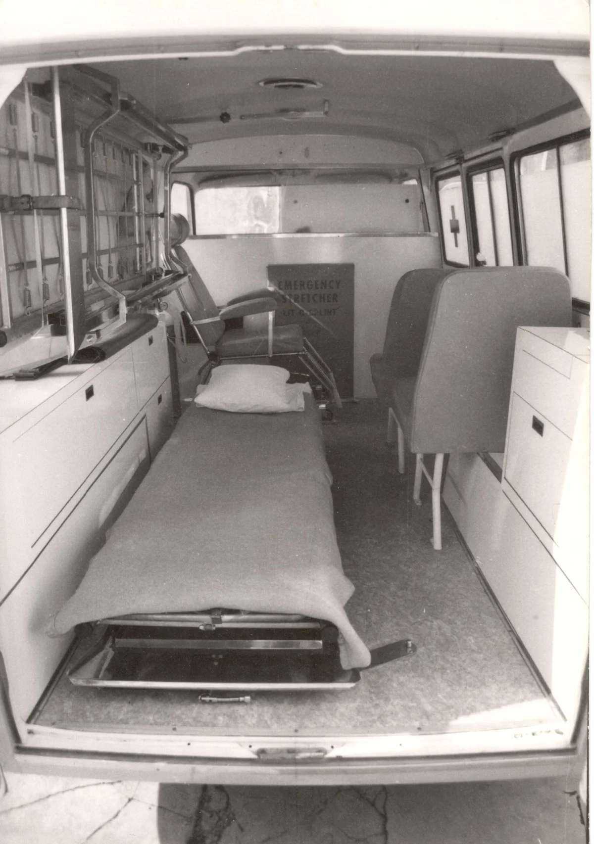 L'interno di un'ambulanza d'epoca🚑